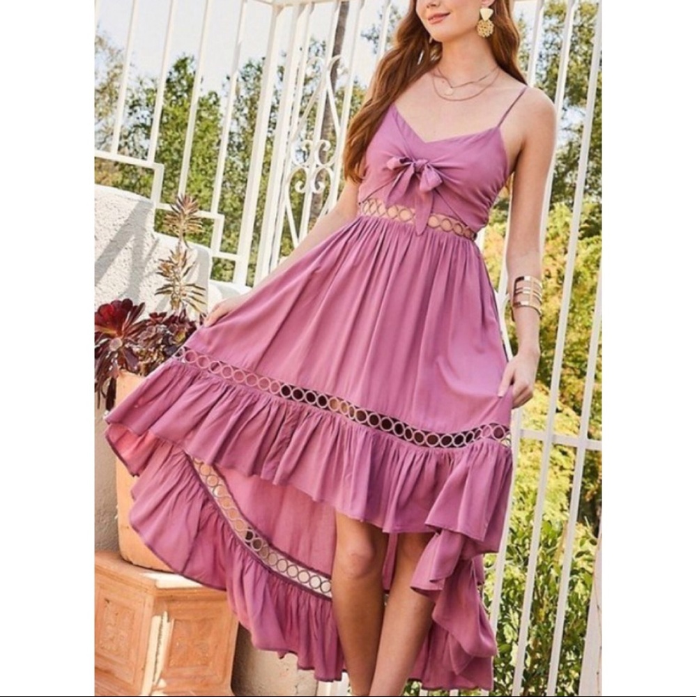 Hi-Low Beautifully Round Lace Detailed Dre…